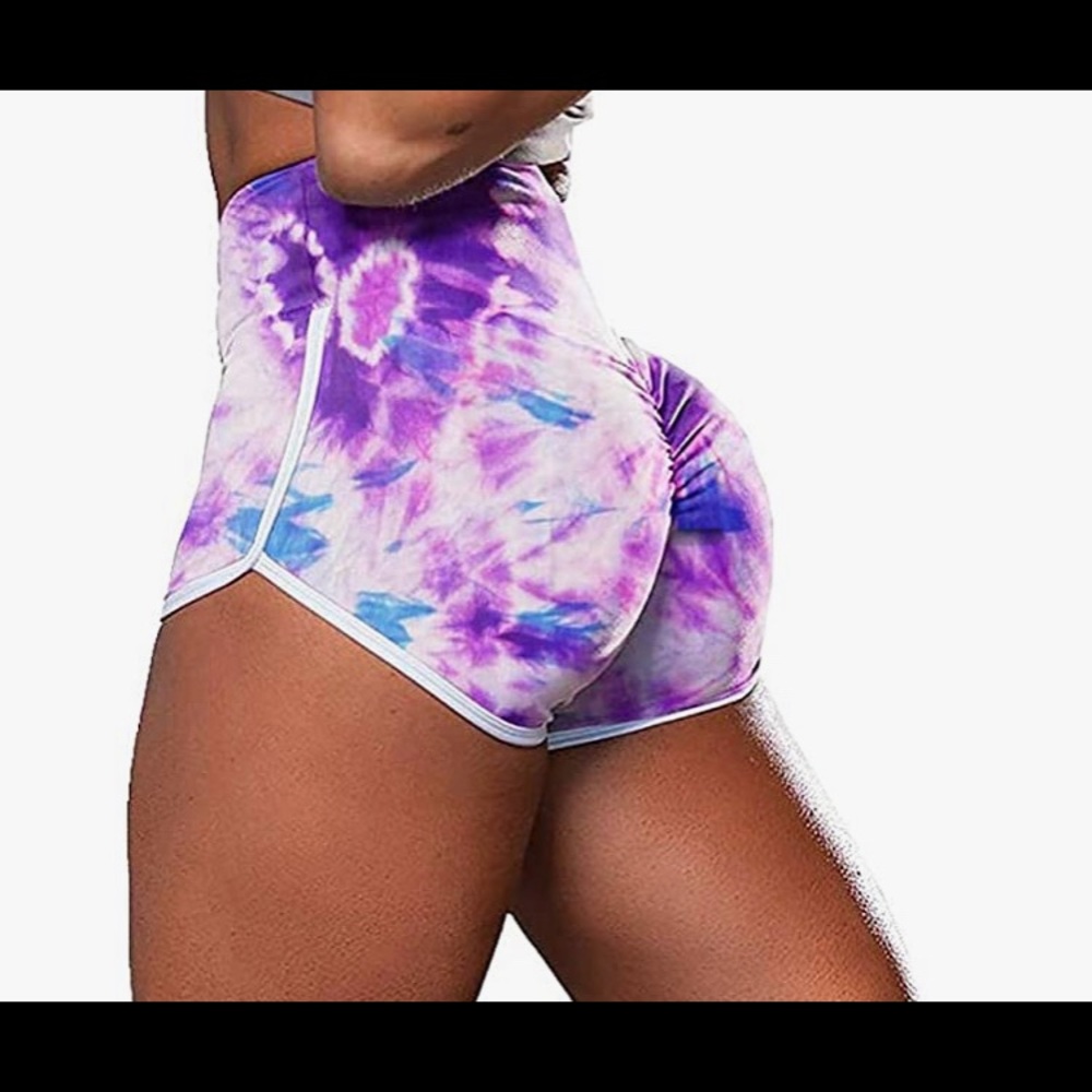 High waist scrunch bottom shorts L
